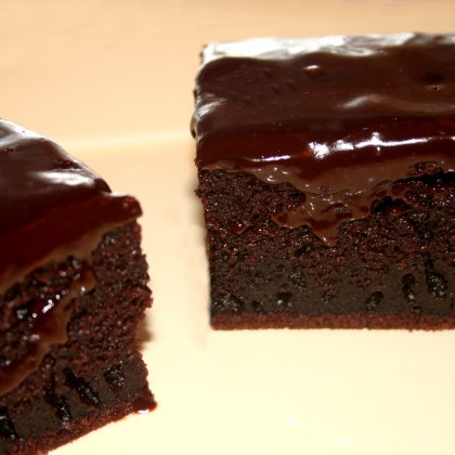 עוגת שוקולד הקסם השחור – פרווה