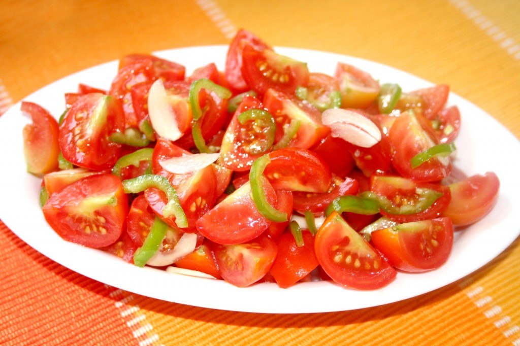 סלט עגבניות אש - צילום: שפרה נחום