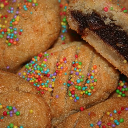 מקרוד – עוגיות סולת במילוי תמרים