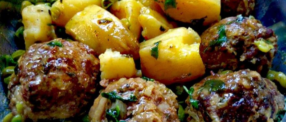 קציצות בשר עם אפונה וקאסביה