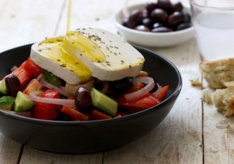 חוריאטיקי – סלט איכרים יווני / Khuriatiki – Greek Salad