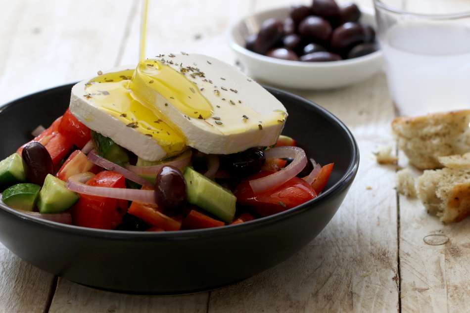 חוריאטיקי – סלט איכרים יווני / Khuriatiki – Greek Salad