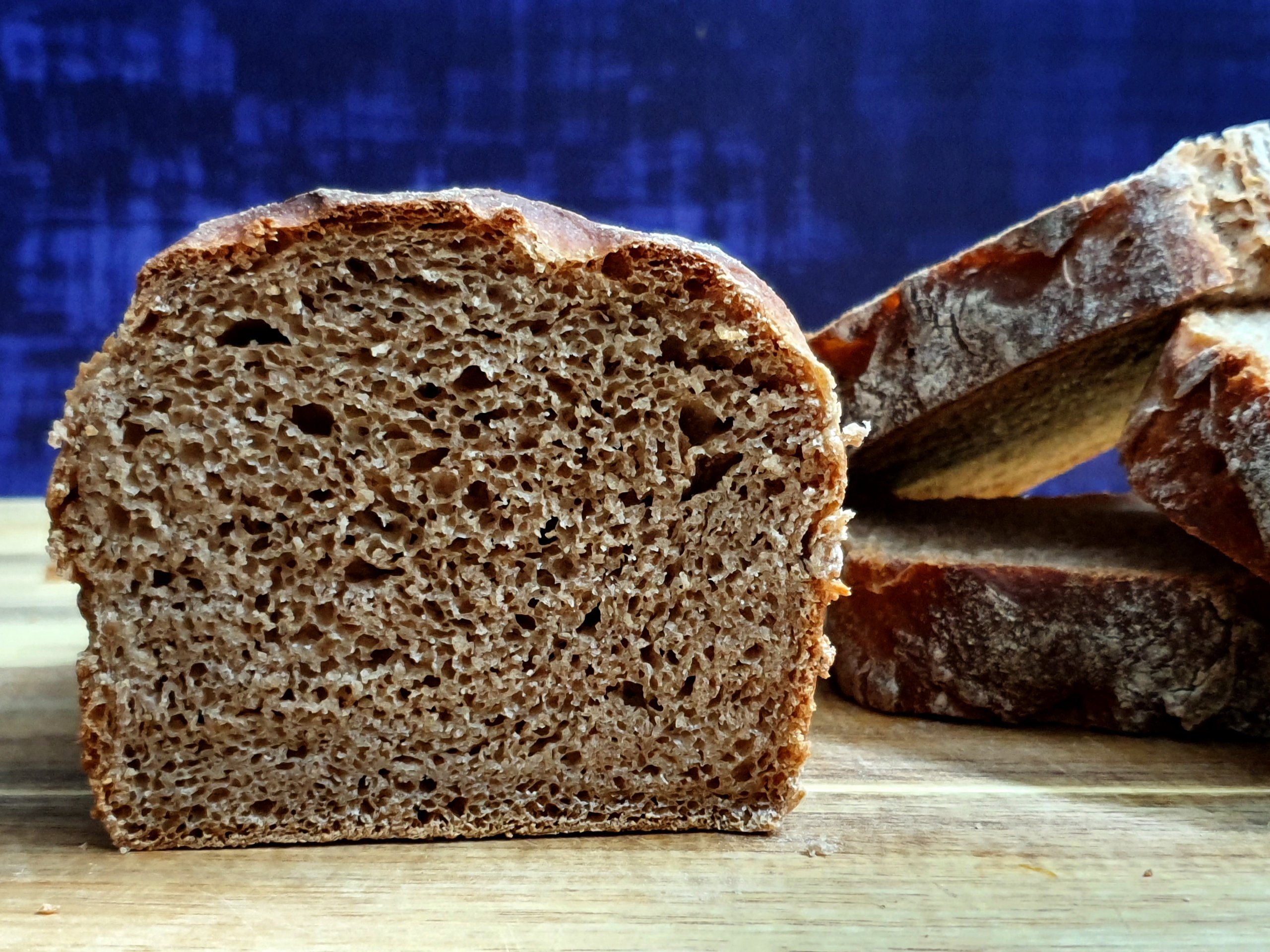 לחם מקמח מלא 100%