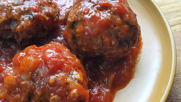 קציצות בקר ברוטב עגבניות