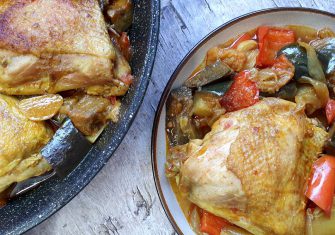 תבשיל עוף וירקות מהמטבח הטורקי