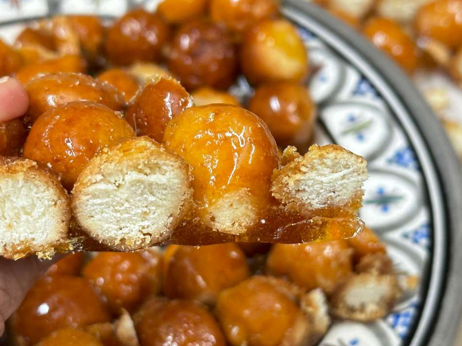 חילוואה דל עז'ין – כדורי בצק מקורמלים