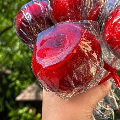 תפוח מסוכר על מקל